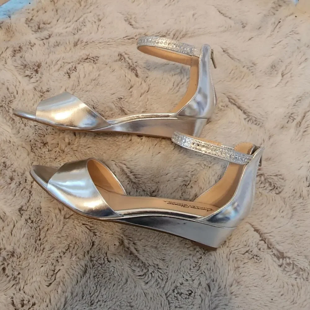 BADGLEY MISCHKA SILVER ANKLE STRAP GEMSTONE HEEL SIZE 8